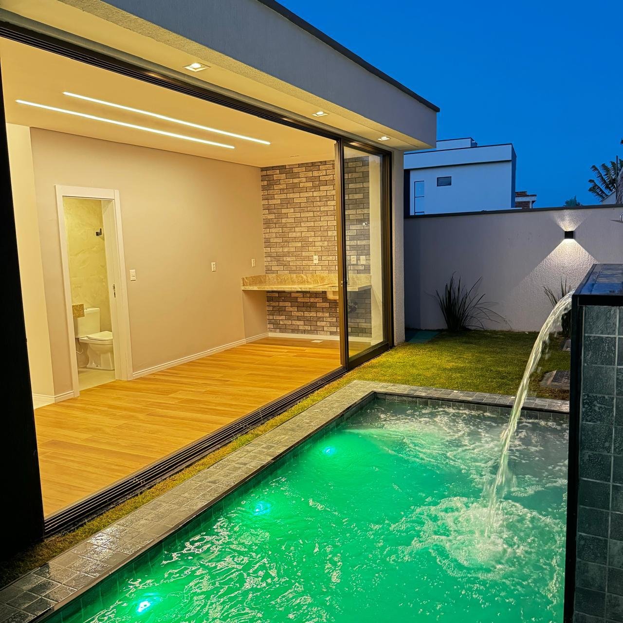 casa plana, 160m2,  terras 4